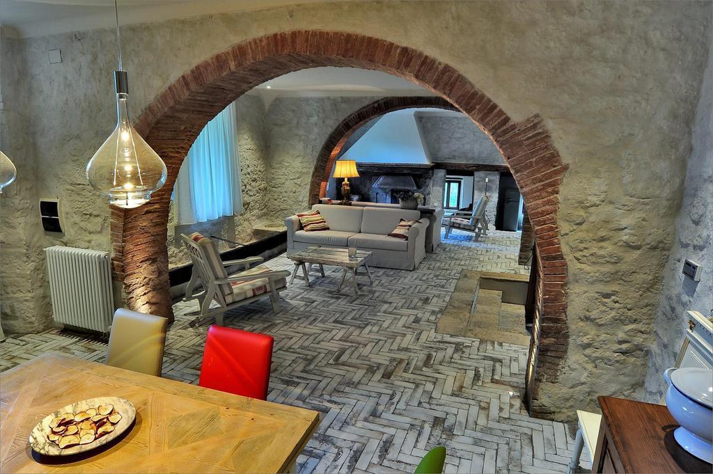 Agriturismo La Pieve 埃尔萨谷口村 外观 照片